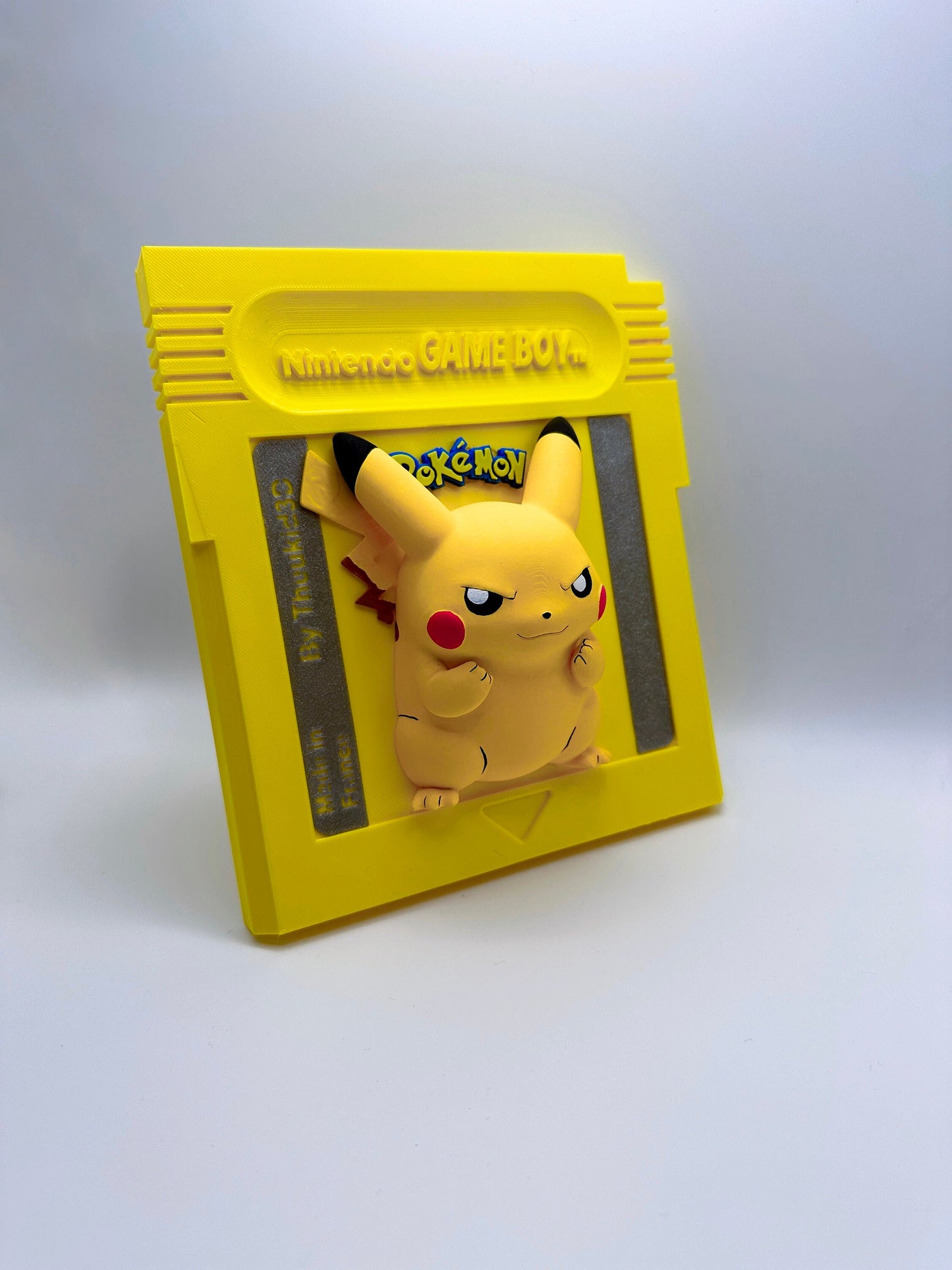 Cartouche Murale Géante Pokémon Jaune Pikachu Retro - Peinte à la main Œuvre d'Art 3D Unique pour Amateurs de Pokémon