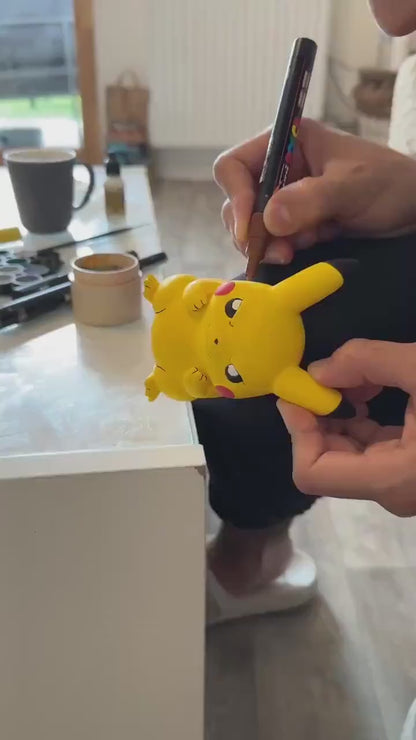 Cartouche Murale Géante Pokémon Jaune Pikachu Retro - Peinte à la main Œuvre d'Art 3D Unique pour Amateurs de Pokémon